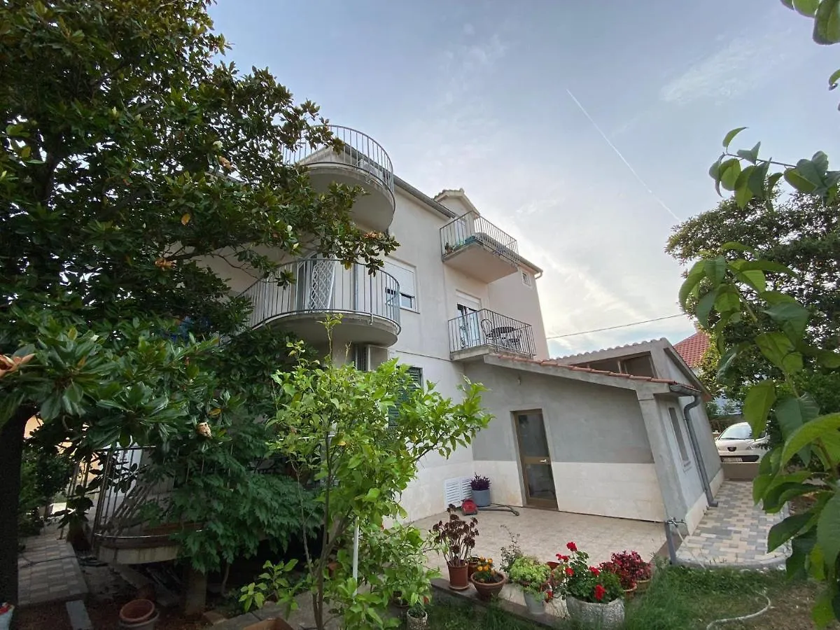 زادار Apartment Tim